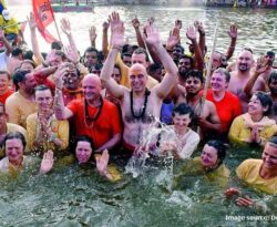 Mass bathing events in River Kshipra, Central India- influence on the water quality and the antibiotic susceptibility pattern of commensal E. coli