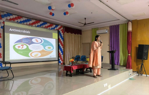 Dr. Kiranjeet Kaur addresses the audience